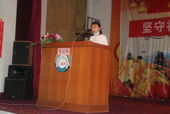 1594190510141057.jpg 畢業生學生代表朱安琪發言.JPG